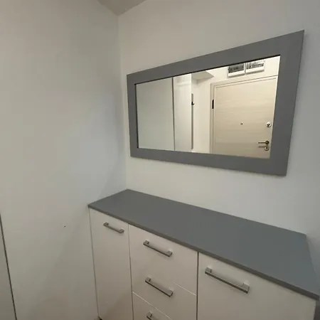 Luxury In Aerodrom Apartment